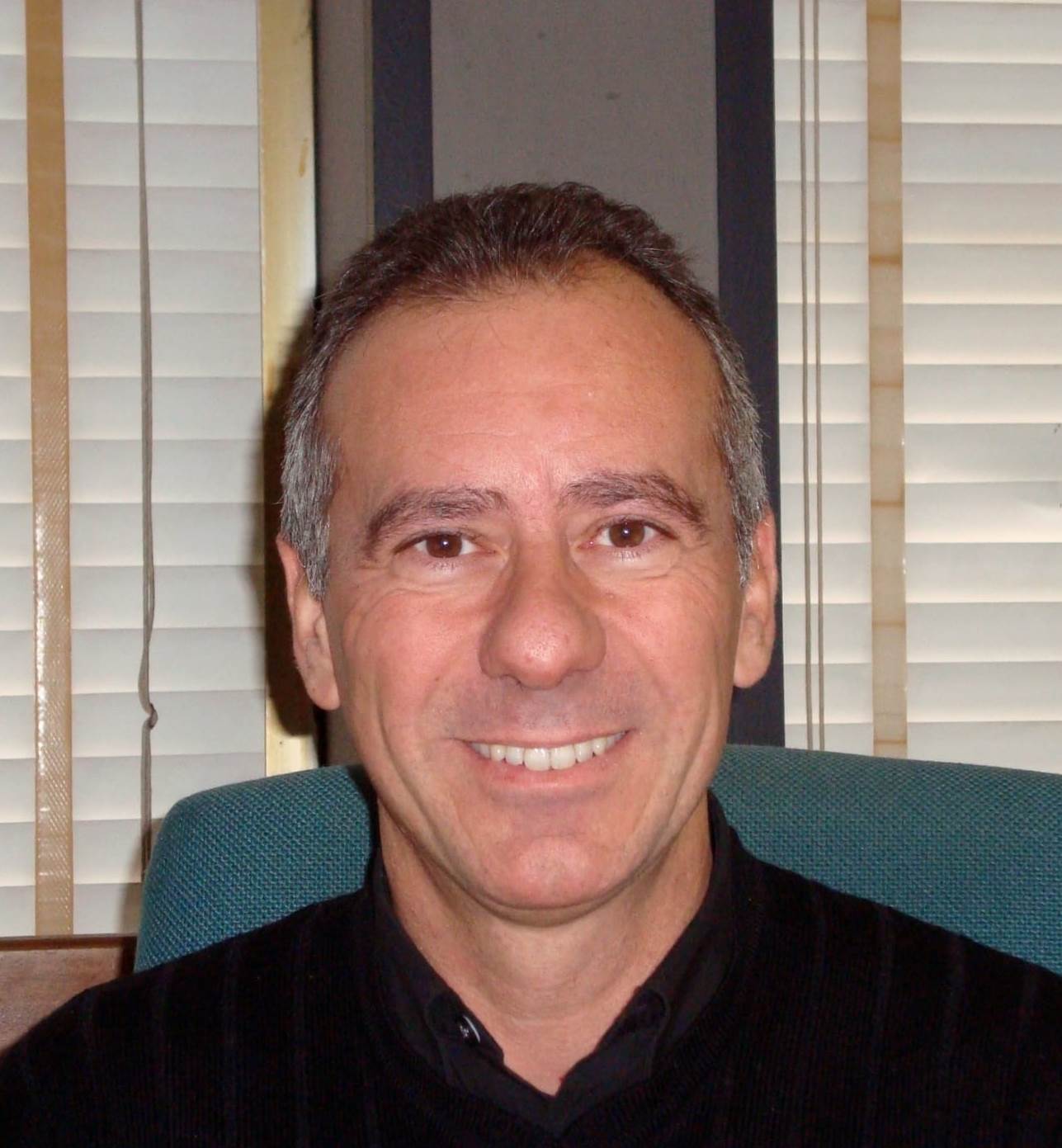 Dr. Roberto Di Santo