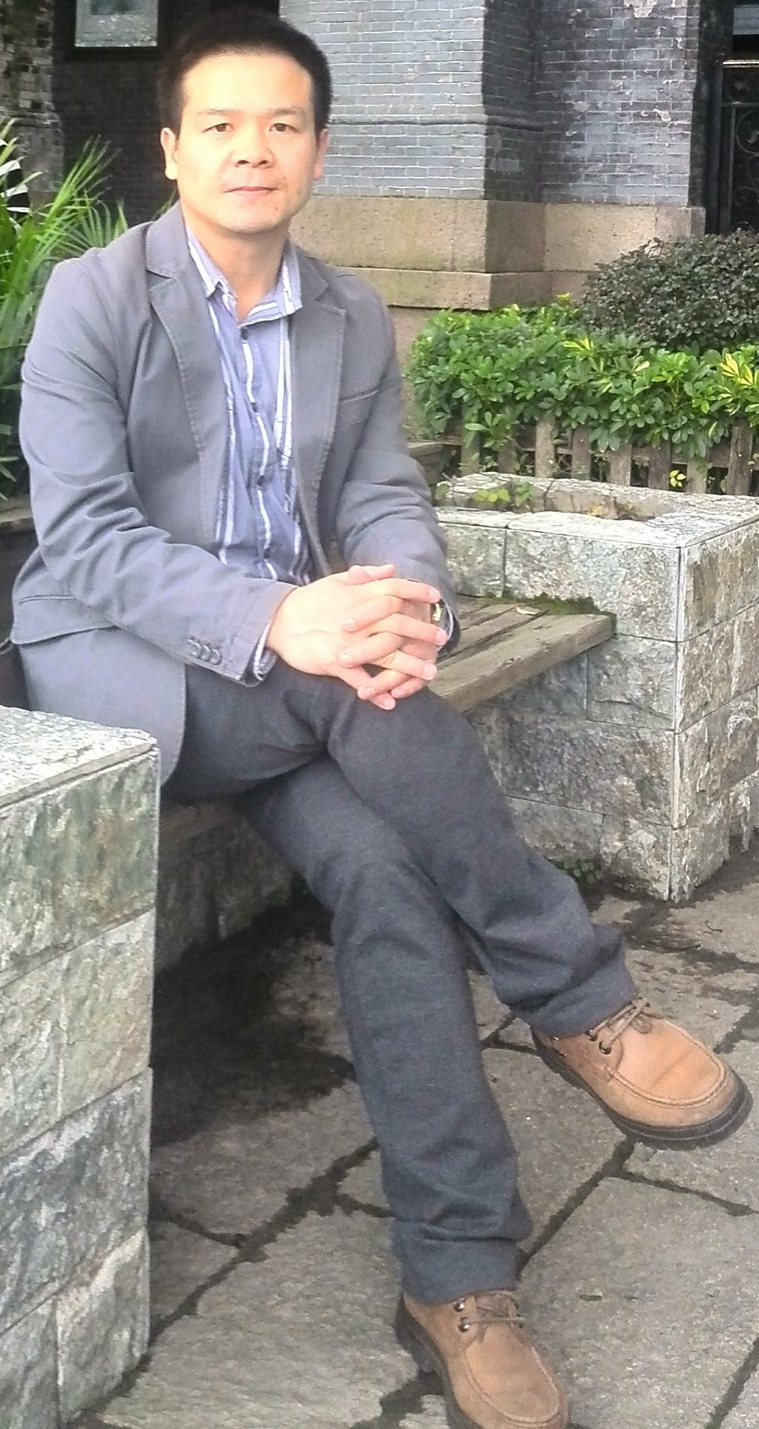 Dr. Dagang Liu
